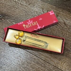 NWT trifari cetrine bookmark gold tone